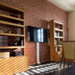 Salamander Designs Acadia Large 400 Wall Stand (EP-STAND-400), repositionable elastomer stabilising pad gripping wall